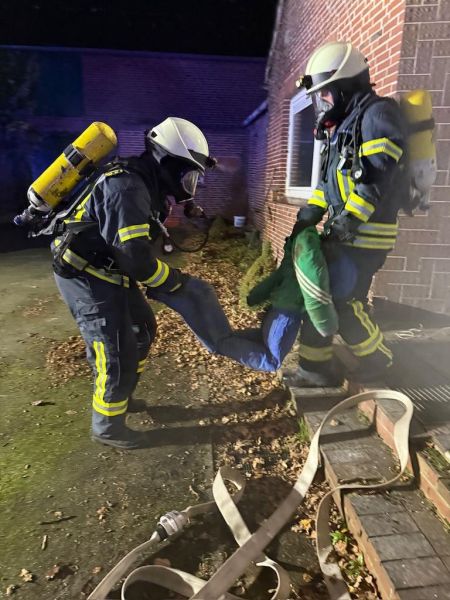 Bild-Nr. 1301 Feuer mittel - Menschenleben in Gefahr (F2-Y)