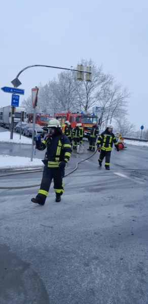 Kraftfahrzeugbrand klein, Menschenleben in Gefahr (FK1#Y)